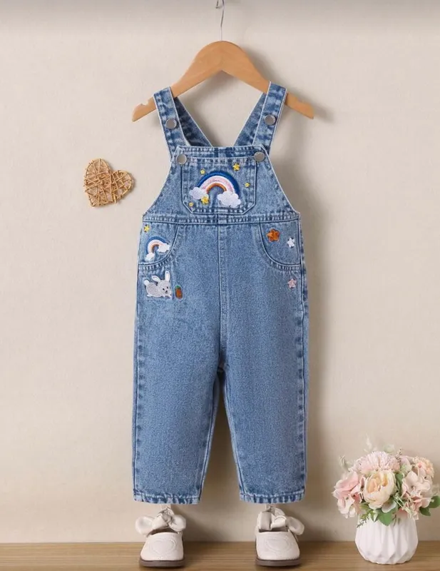 Overol bordado conejo jeans
